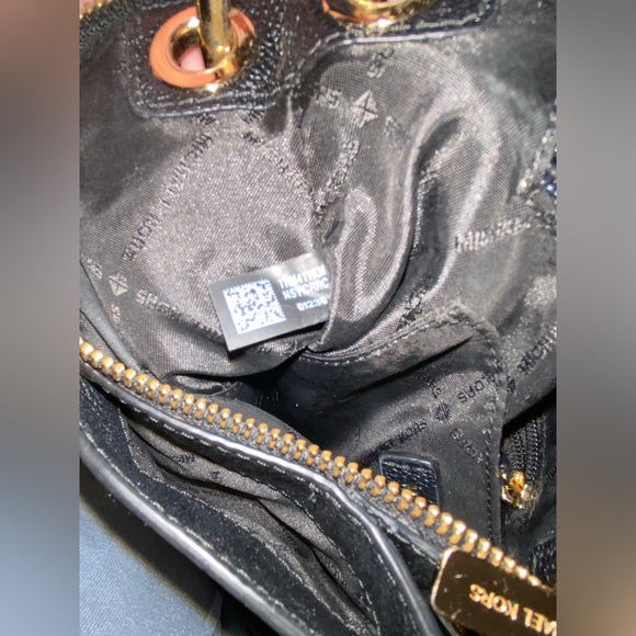 Michael Kors Nicole Triple Compartment pebble Leather Cross Body Handbag - Picture 14 of 15